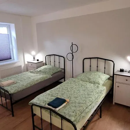 Seyfarthrooms - Monteurwohnung Grossroehrsdorf 4 - Zentrale Lage, Gute Anbindung, Ideal Fuer 2 Personen Apartman *