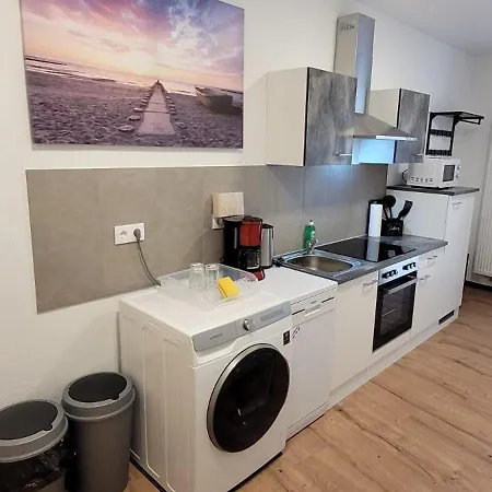 Seyfarthrooms - Monteurwohnung Grossroehrsdorf 4 - Zentrale Lage, Gute Anbindung, Ideal Fuer 2 Personen