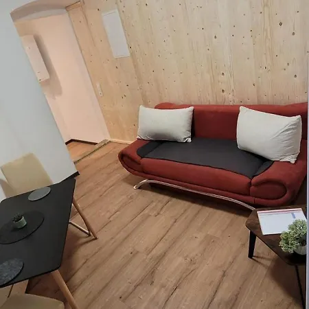 Apartman Seyfarthrooms - Monteurwohnung Grossroehrsdorf 4 - Zentrale Lage, Gute Anbindung, Ideal Fuer 2 Personen *