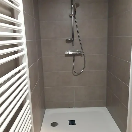 Seyfarthrooms - Monteurwohnung Grossroehrsdorf 4 - Zentrale Lage, Gute Anbindung, Ideal Fuer 2 Personen Apartman Grossrohrsdorf