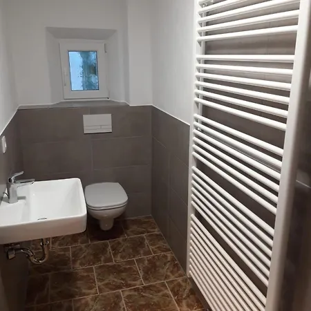 Seyfarthrooms - Monteurwohnung Grossroehrsdorf 4 - Zentrale Lage, Gute Anbindung, Ideal Fuer 2 Personen Grossrohrsdorf